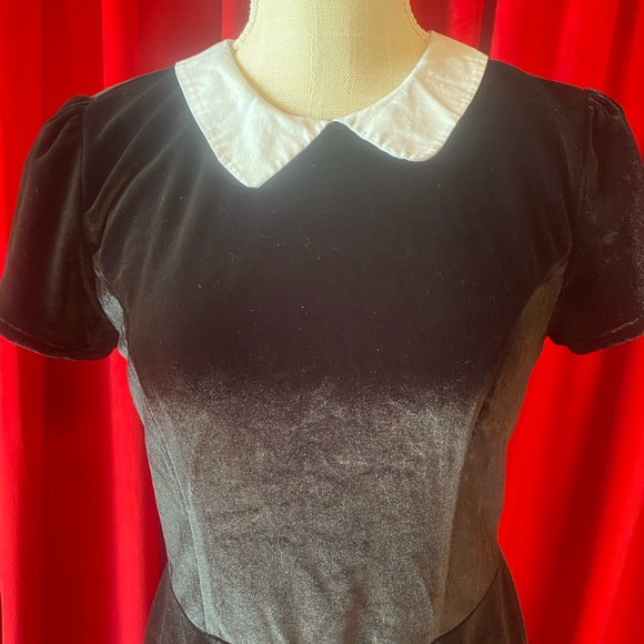 ❌sold❌ 💒 HOT TOPIC WEDNESDAY ADDAMS DRESS MEDIUM HALLOWEEN - Picture 3 of 9